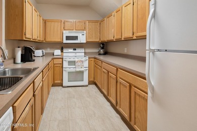 LAKEFRONT LIVING ON BEAUTIFUL LAKE SANTA FE! Enjoy spectacular - photo 8