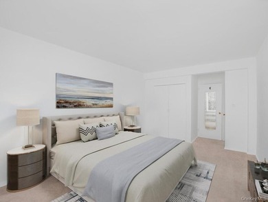 Immaculate Move In ready 1Bedroom 1 Bath Co-op unit with tons of - photo 4