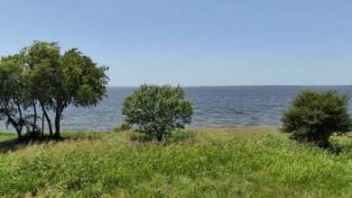1.16 Acre Lot on Waterfront Peninsula on RC Lake! - photo 35