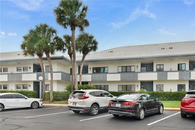 Absolutely Beautiful, 2 Bed/2 Bath, 1300 SqFt, Updated Condo in - photo 2