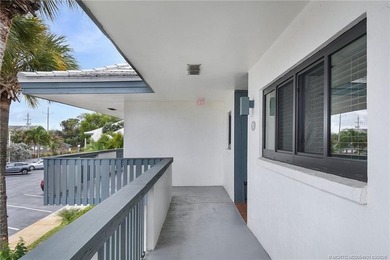 Absolutely Beautiful, 2 Bed/2 Bath, 1300 SqFt, Updated Condo in - photo 3