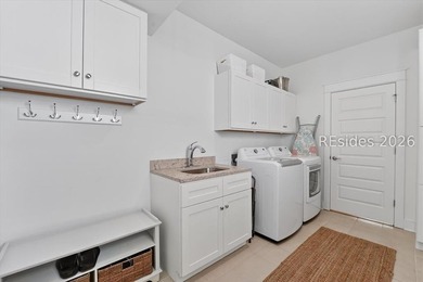 Better than new and ready now! This hard-to-find Ibiza Loft in - photo 33