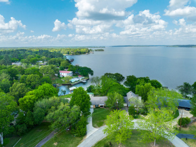 Ideal Waterfront Home on Lake Palestine - photo 2