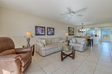 BEAUTIFUL REMODELED 2/2 CONDO WITH A NICE SUNNY VIEW. LOTS OF - photo 4