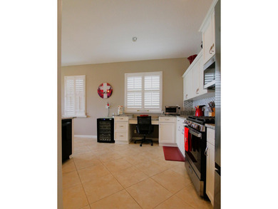 Meticulously maintained open *Sapphire* floorplan w/serene water - photo 16