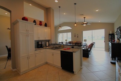 Meticulously maintained open *Sapphire* floorplan w/serene water - photo 17