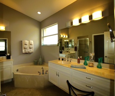 Meticulously maintained open *Sapphire* floorplan w/serene water - photo 28