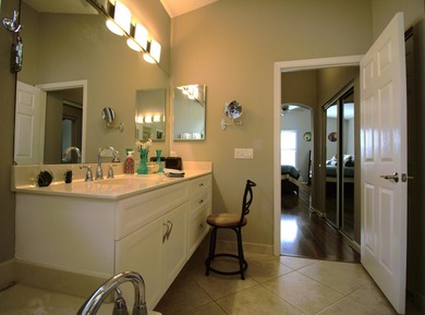 Meticulously maintained open *Sapphire* floorplan w/serene water - photo 29