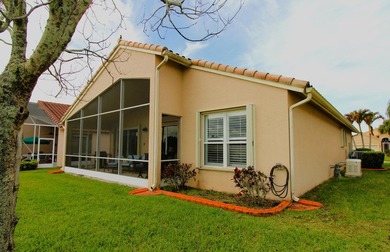 Meticulously maintained open *Sapphire* floorplan w/serene water - photo 35