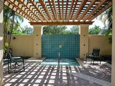 Meticulously maintained open *Sapphire* floorplan w/serene water - photo 60