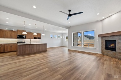 SELLER OFFERING $5,000 IN SELLER CONCESSIONS! The Mirage by - photo 13