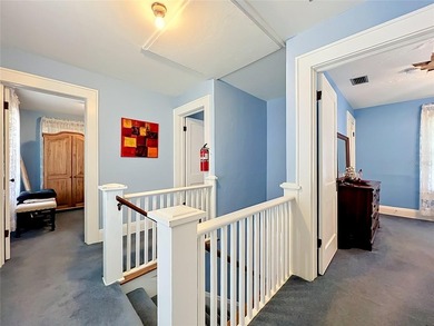Welcome home to this quaint 3 bedroom 1 1/2 bath home. Built in - photo 17