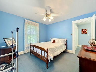 Welcome home to this quaint 3 bedroom 1 1/2 bath home. Built in - photo 23