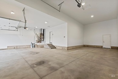 SELLER OFFERING $5,000 IN SELLER CONCESSIONS! The Mirage by - photo 32