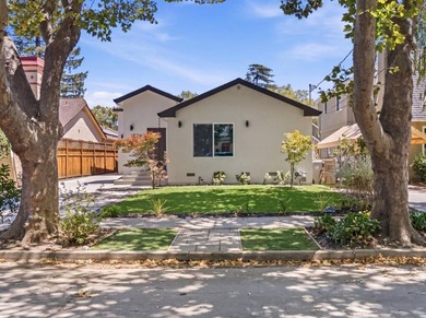 Exceptional Rose Garden property offering 5 bedrooms and 4 full - photo 2