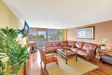 Bright and Spacious 2-Bed, 2-Bath Condo with Stunning Sunset - photo 4