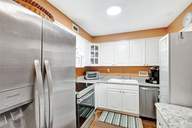Bright and Spacious 2-Bed, 2-Bath Condo with Stunning Sunset - photo 5