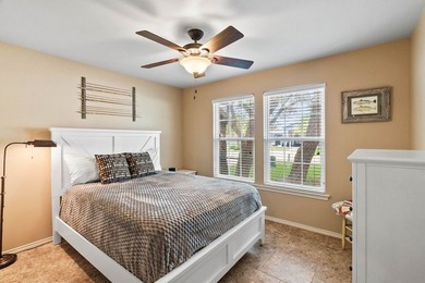 Now is your chance to own this beautifully maintained 2 bedroom - photo 13