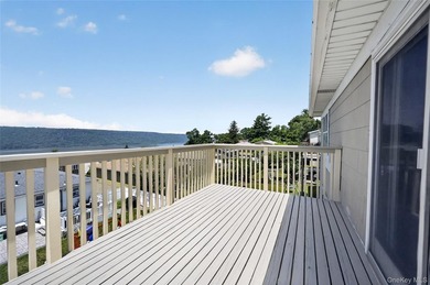 Located on a lovely, quiet street in Northwest Yonkers, this - photo 15