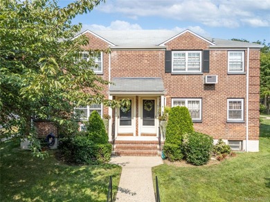 Welcome to this bright and inviting 1-bedroom garden-style co-op - photo 17