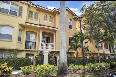 (private lake, pond, coastal) Townhome/Townhouse For Sale in Palm Beach Gardens Florida