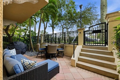 Spotless three-level ''End Unit'' townhouse in the quietest - photo 2