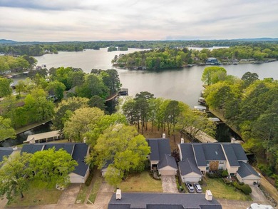 Exquisite Lakeside Living! Renovated Townhome with Premium - photo 3