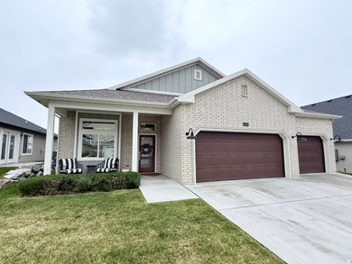 Don't miss this showstopper! Located on the east bench of - photo 1