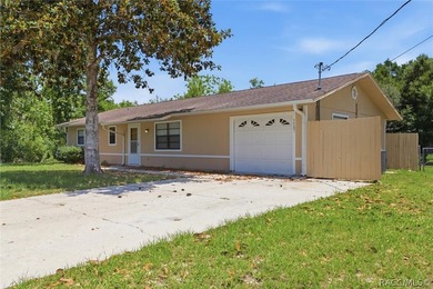 Discover comfortable Florida living in this 2-bedroom - photo 5