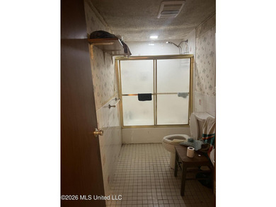 This 3-bedroom, 2-bath home offers 1,056 square feet of living - photo 6