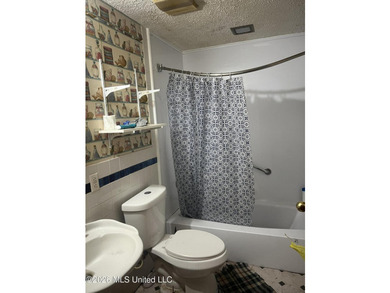 This 3-bedroom, 2-bath home offers 1,056 square feet of living - photo 7