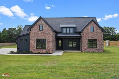 (private lake, pond, creek) Home For Sale in Gladewater Texas