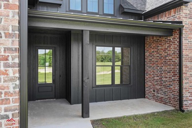 **PRICE IMPROVEMENT!!** Welcome to 190 Brooks Drive - a stunning - photo 4