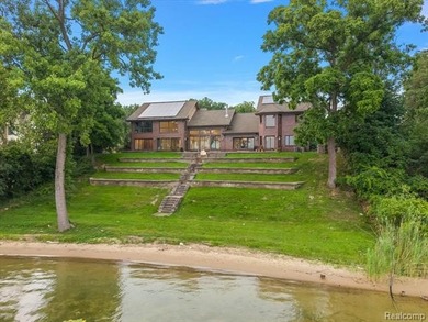 **Stunning Walnut Lake Waterfront on Cove Lane** Welcome to 130 - photo 1
