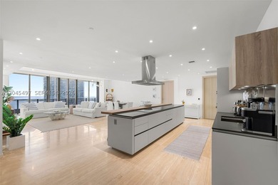 Enjoy luxury living in this spacious 3 bed + den / 3.5 bath - photo 22