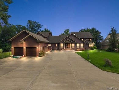 **Stunning Walnut Lake Waterfront on Cove Lane** Welcome to 130 - photo 2