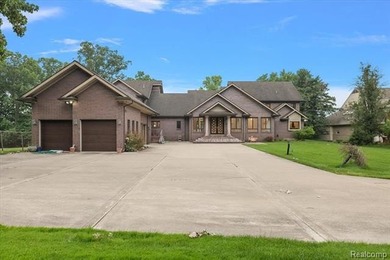 **Stunning Walnut Lake Waterfront on Cove Lane** Welcome to 130 - photo 4