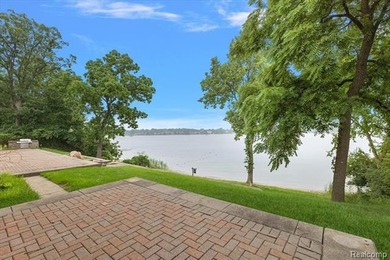 **Stunning Walnut Lake Waterfront on Cove Lane** Welcome to 130 - photo 5