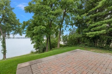 **Stunning Walnut Lake Waterfront on Cove Lane** Welcome to 130 - photo 6