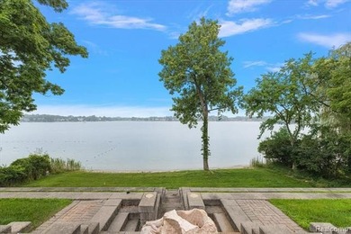 **Stunning Walnut Lake Waterfront on Cove Lane** Welcome to 130 - photo 8