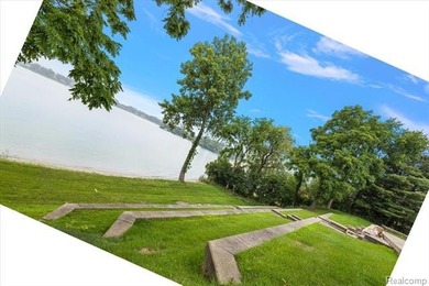 **Stunning Walnut Lake Waterfront on Cove Lane** Welcome to 130 - photo 10