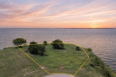 1.16 Acre Lot on Waterfront Peninsula on RC Lake! - photo 2