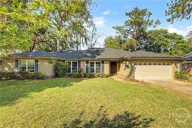Nestled in the heart of the coveted Isle of Hope neighborhood - photo 2