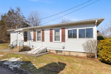 Lake Hayward Home For Sale in East Haddam Connecticut