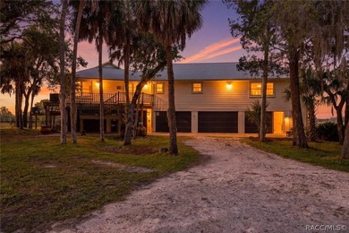 Welcome to a one-of-a-kind waterfront retreat where privacy - photo 1
