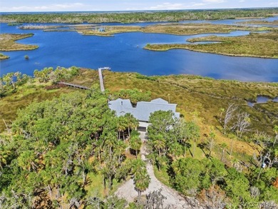 Welcome to a one-of-a-kind waterfront retreat where privacy - photo 3
