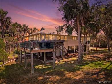 Welcome to a one-of-a-kind waterfront retreat where privacy - photo 6
