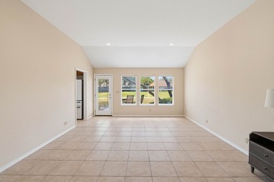 NEW PRICE AND NEW CARPET! Fairway Location | Single Story - photo 6