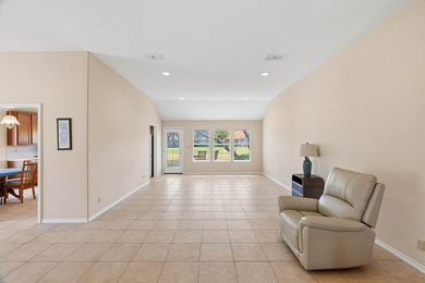 NEW PRICE AND NEW CARPET! Fairway Location | Single Story - photo 7