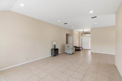 NEW PRICE AND NEW CARPET! Fairway Location | Single Story - photo 10